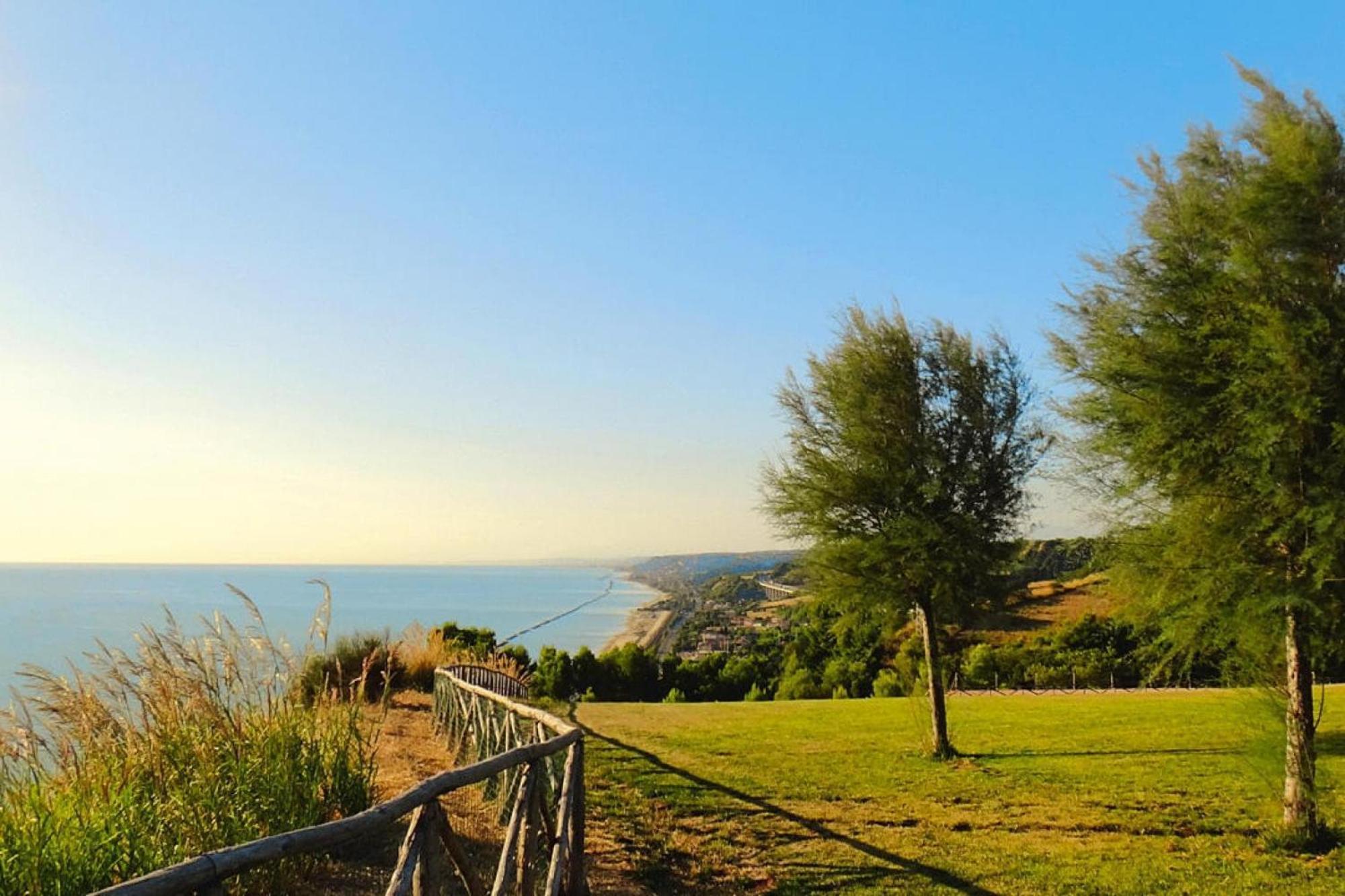 Holiday Resort Contea Dei Ciliegi 佩达索 外观 照片