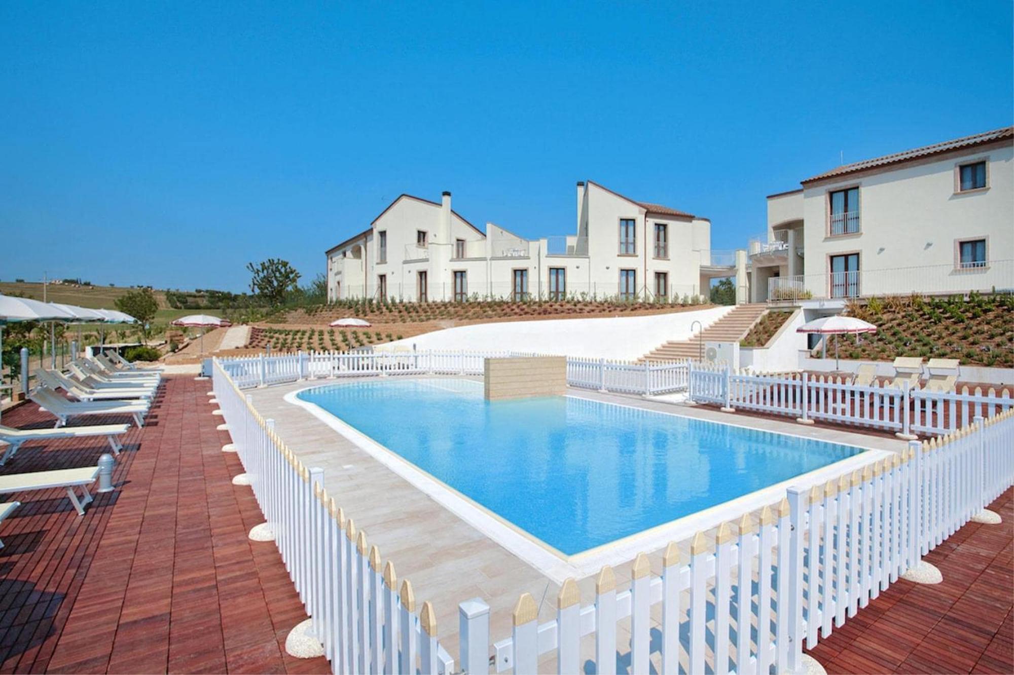 Holiday Resort Contea Dei Ciliegi 佩达索 外观 照片